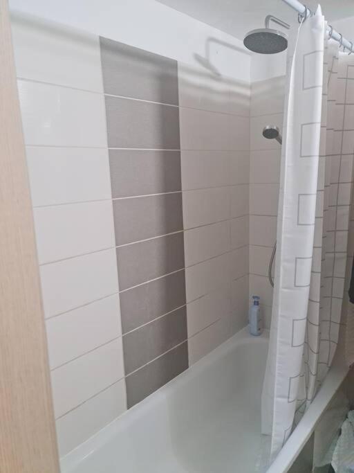 מרחק נגיעה בתקווה Διαμέρισμα Petach Tikva Εξωτερικό φωτογραφία